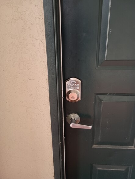 Unit Door Entry - 402 S Armenia Ave