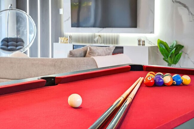 Building Photo - 2365 NE 195th St