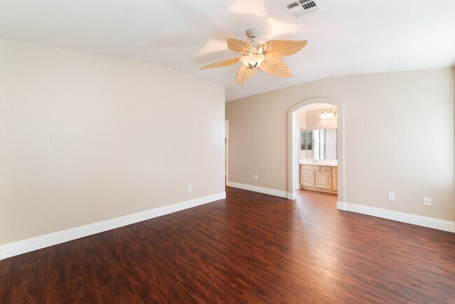 Building Photo - Spacious 3-Bed, 2-Bath Home with All Appliances Included!