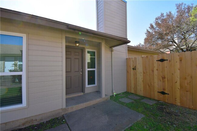 Building Photo - 12302 Deer Falls Dr