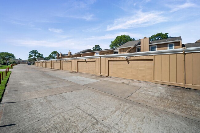Building Photo - 6171 Dryad Dr