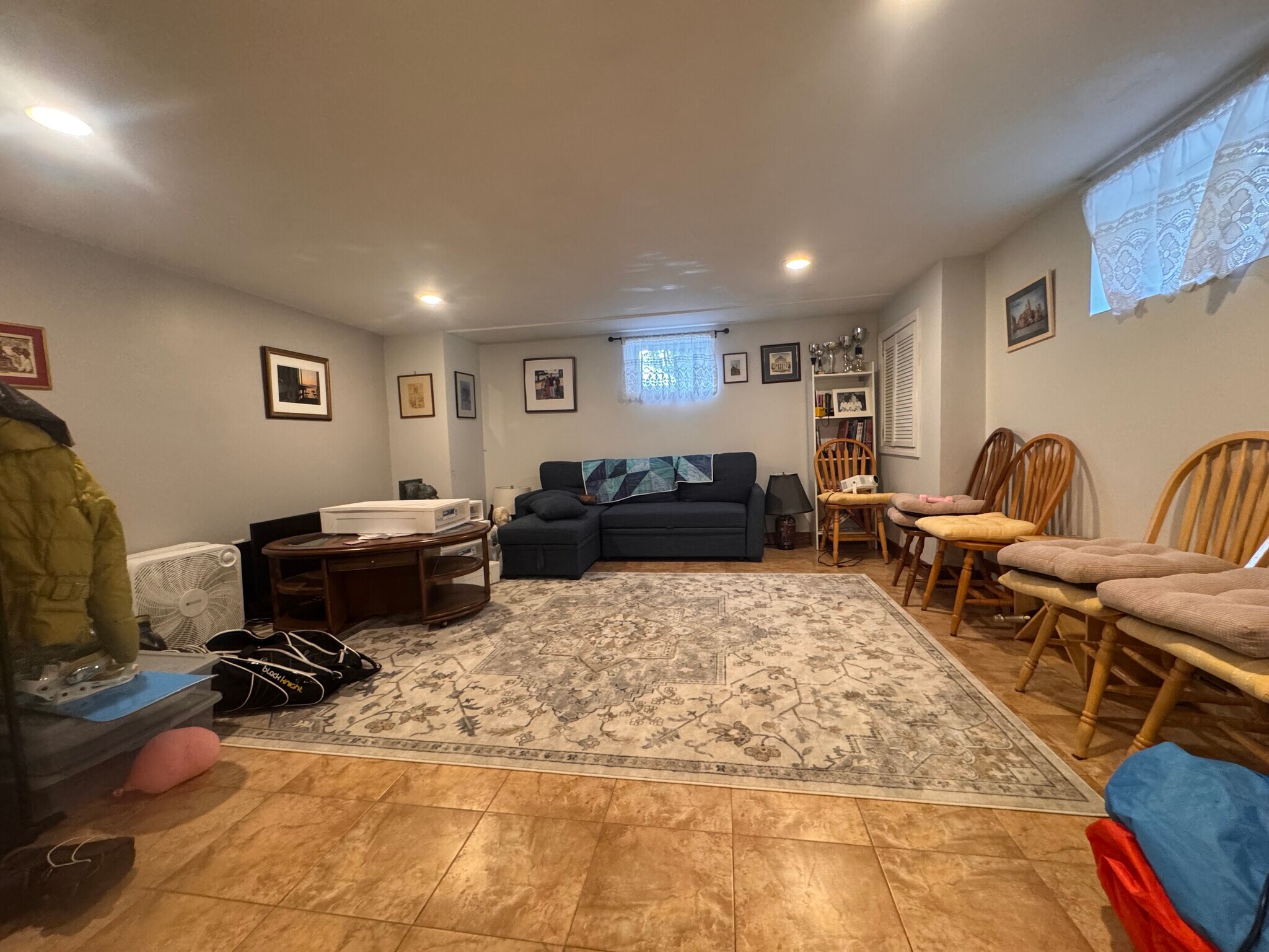 Building Photo - 10 Webster St