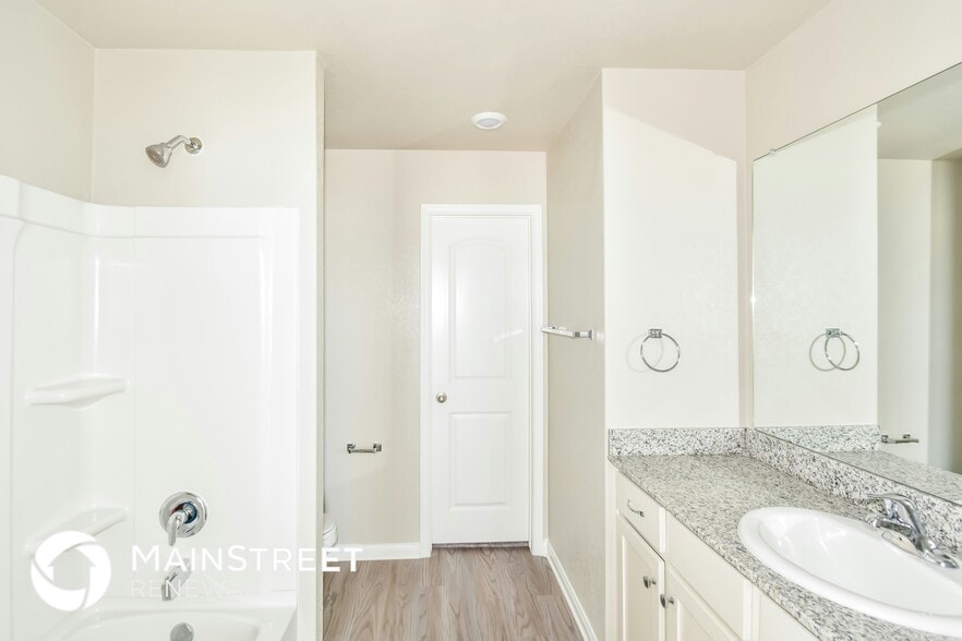 Building Photo - 3103 Begonia Bend