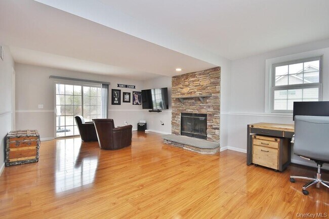 Building Photo - 478 Lake Rd