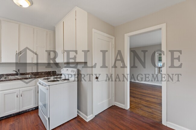 Building Photo - 1316 Dellrose