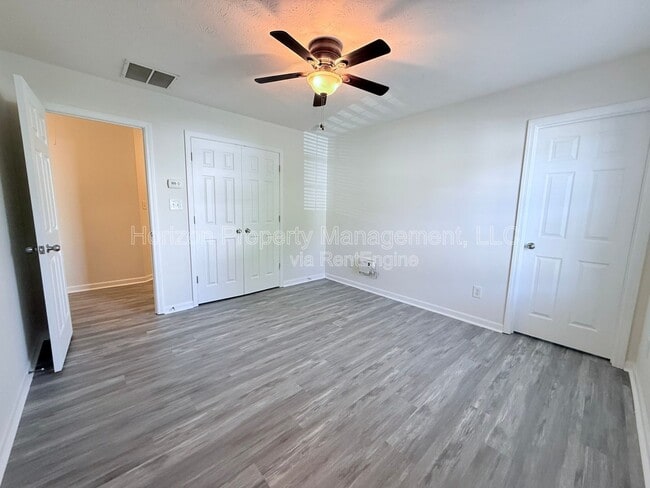 Building Photo - 1593 Little Creek Dr