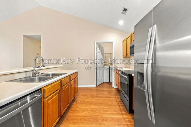 Building Photo - 6307 Forest Ridge Dr