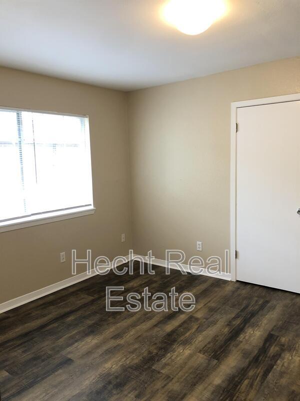 Building Photo - 7300 Twin Crest Dr