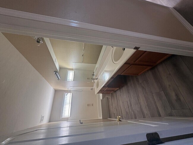 Building Photo - 2245 E Detroit St