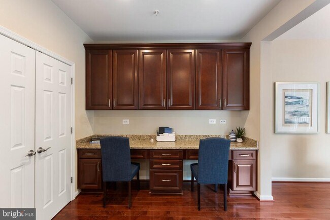 Building Photo - 232 Mohegan Dr