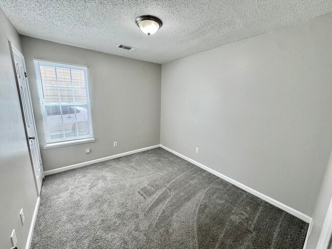 Building Photo - 3755 Schanna Dr