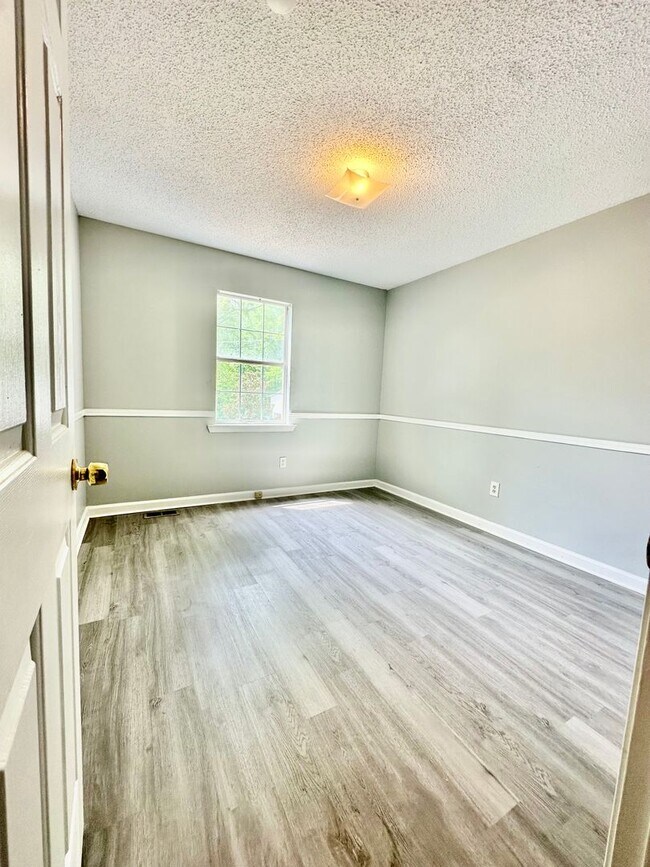 Building Photo - Dallas Rental