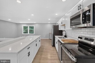Building Photo - 4752 Carterwood Dr