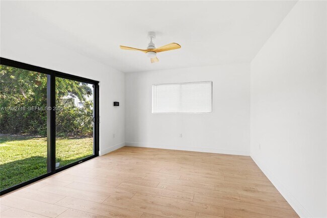 Building Photo - 317 N 31st Ave