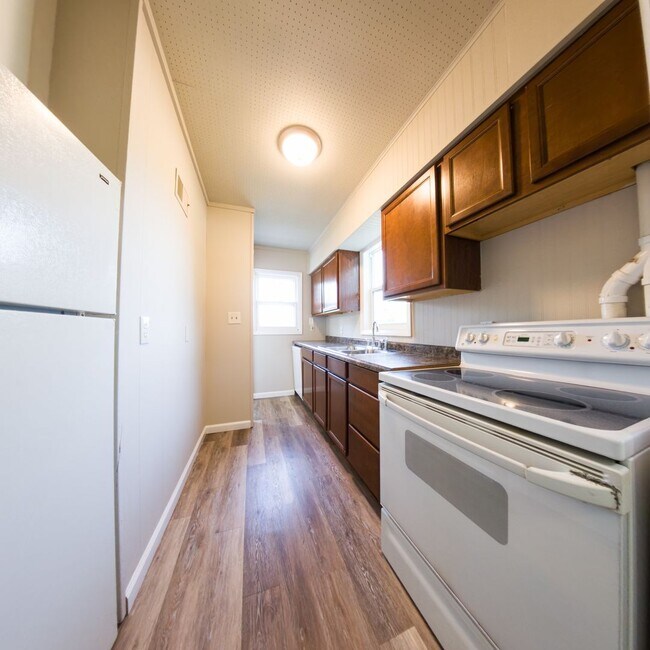 Building Photo - Cozy 2 Bedroom 1 Bath