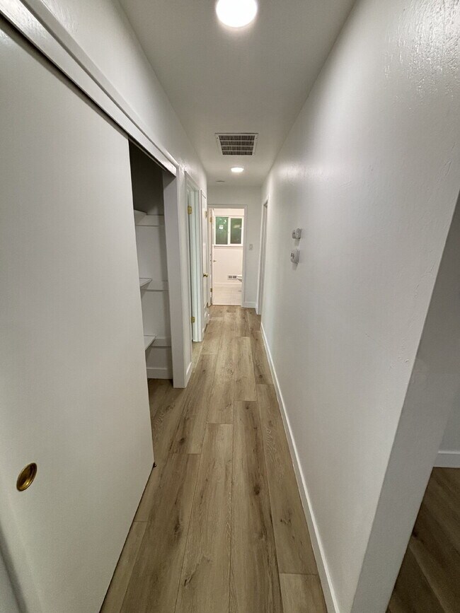 Building Photo - "Completely Remodeled and Charming 3-Bed Oasis with Pool & Fireplace in Pittsburg's Heart!"