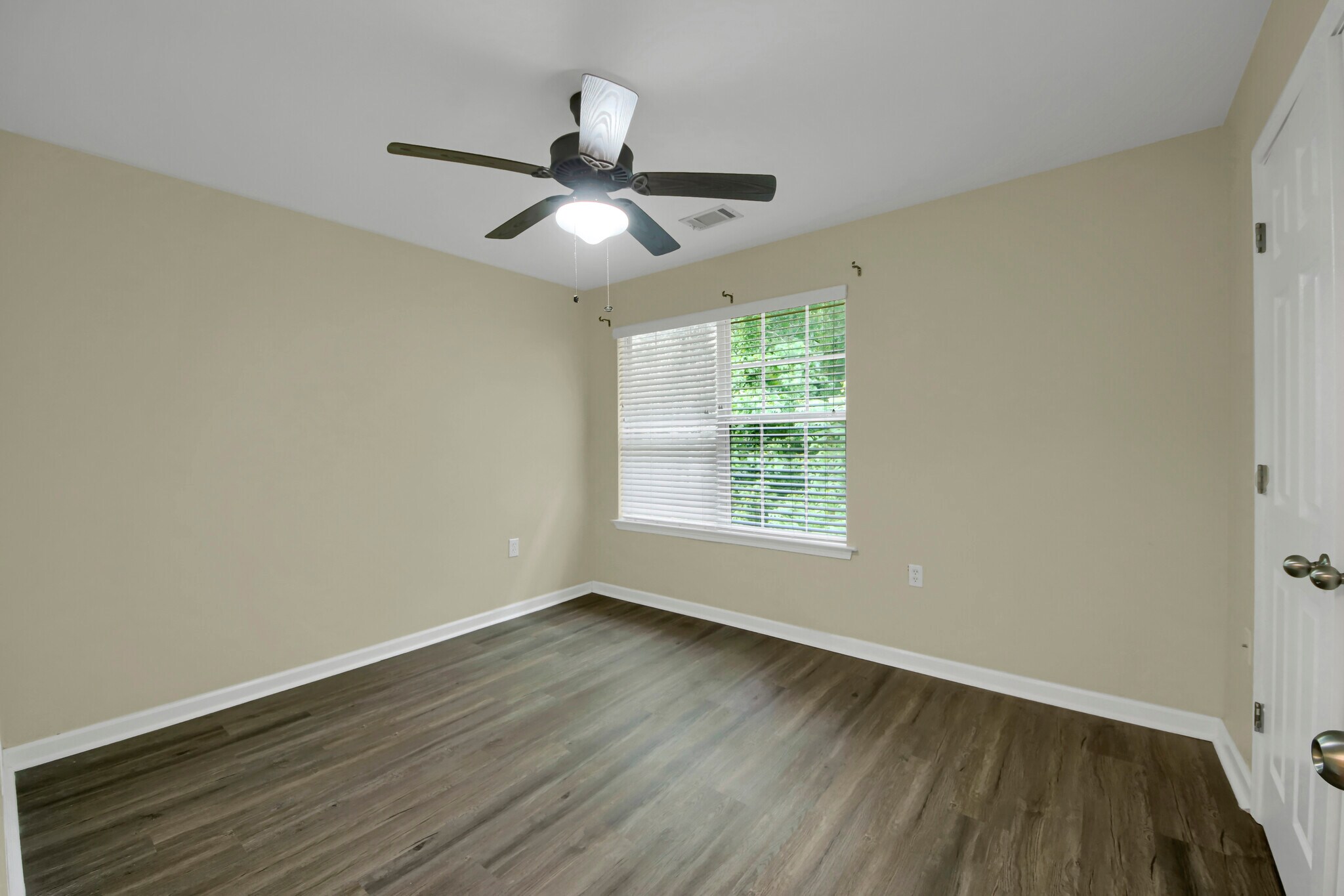 Building Photo - 2524 Laurel Cir NW