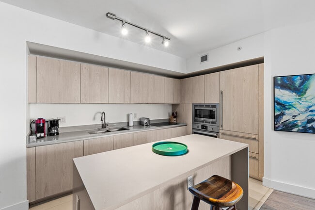 Building Photo - 4111 S Ocean Dr