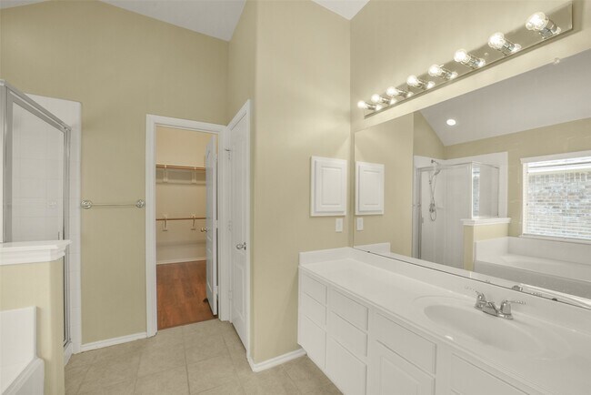 Building Photo - 1414 Phoenician Dr