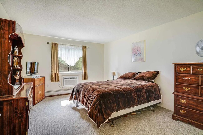 Building Photo - Manchester NH