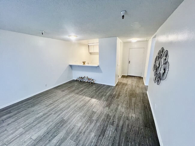 Building Photo - Suncrest