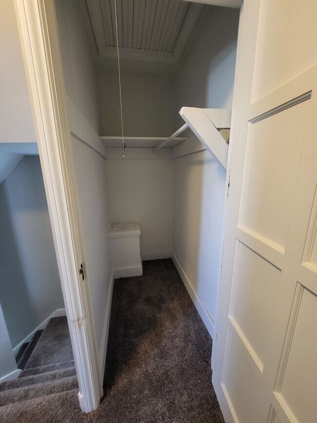 Building Photo - Newly renovated 3 bedroom house in Brookli...
