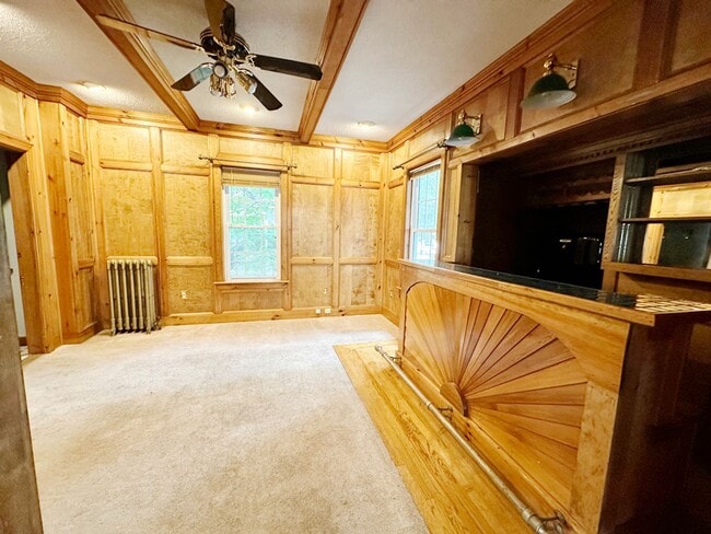 Building Photo - Beautiful 3 BR 1.5 BA Leominster SFH