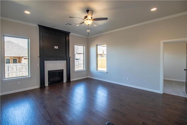 Building Photo - 813 NW 188th St