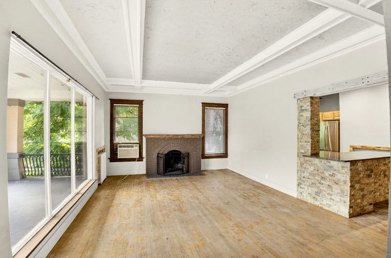 Building Photo - 605 S 7th Ave