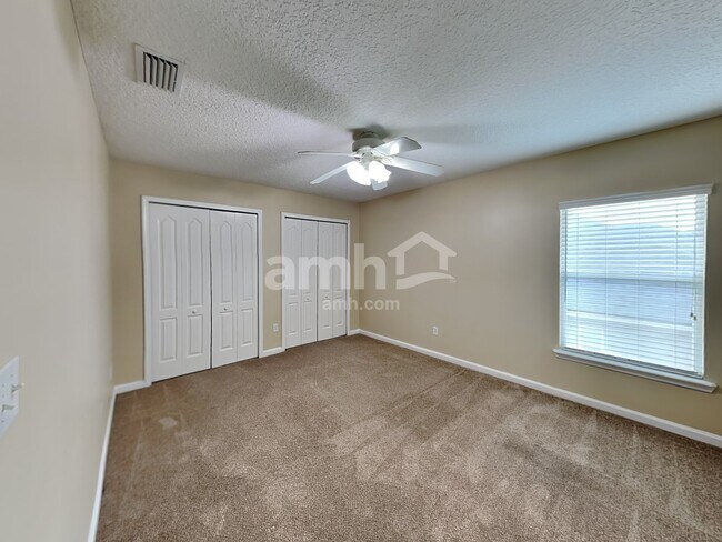 Building Photo - 2110 Thorn Hollow Ct