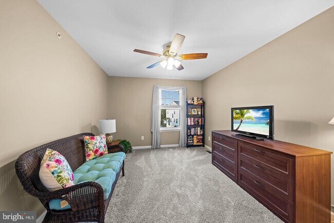 Building Photo - 317 Ridgewood Dr