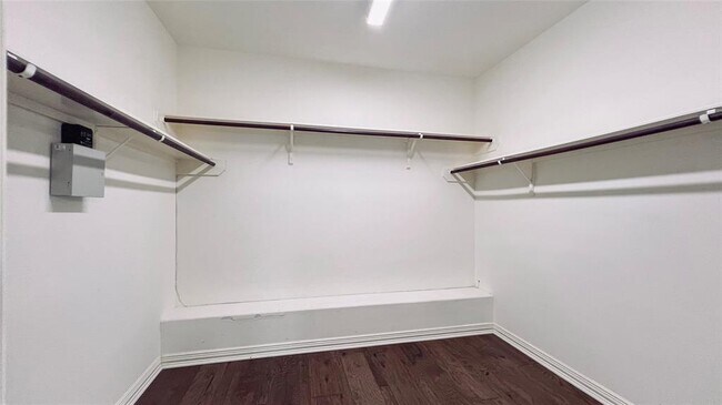 Building Photo - 4043 Tuscan Shores Dr