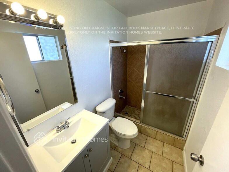 Building Photo - 5630 W Hubbell St