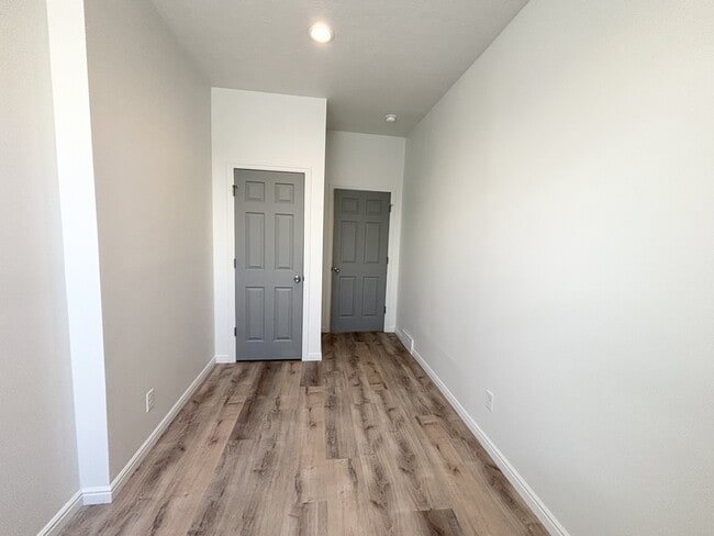 Building Photo - 1090 S 1100 E