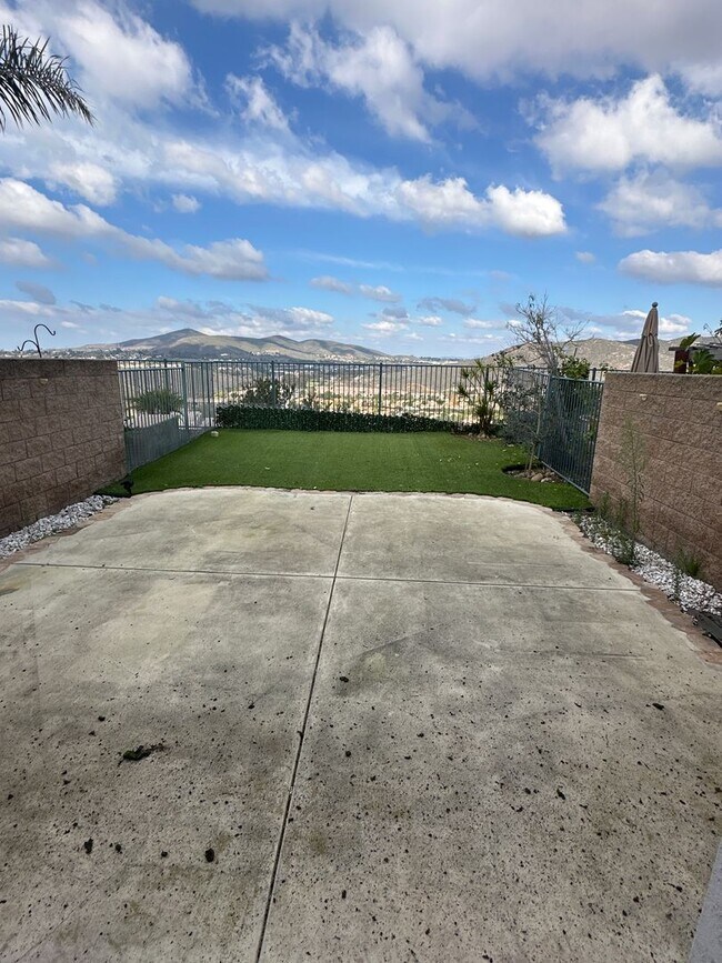 Building Photo - SCRIPTS RANCH-FULLY REMODELED  2 BED, 2.5 BATH - AVAILABLE NOW!