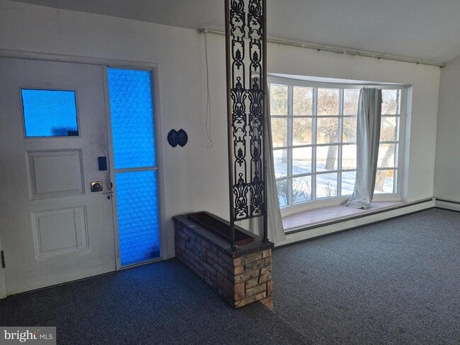 Building Photo - 901 Montgomery Ave