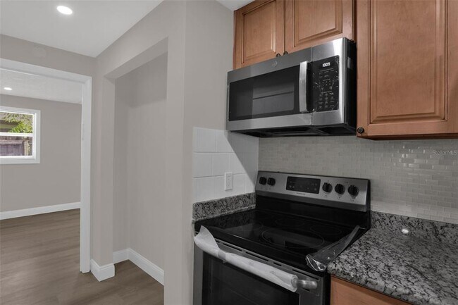 Building Photo - 518 Lavon Dr