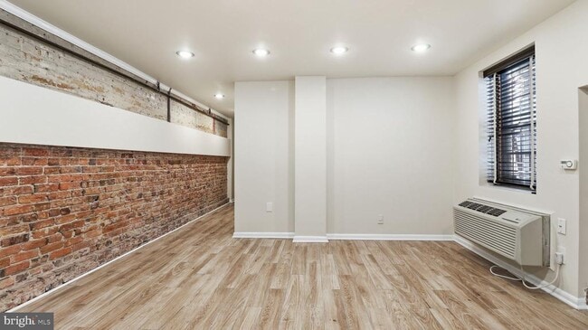 Building Photo - 1450 Harvard St NW