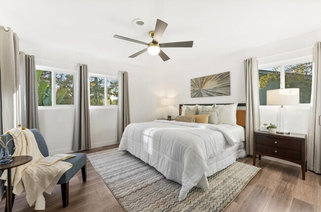 Building Photo - 4404 Vista Way