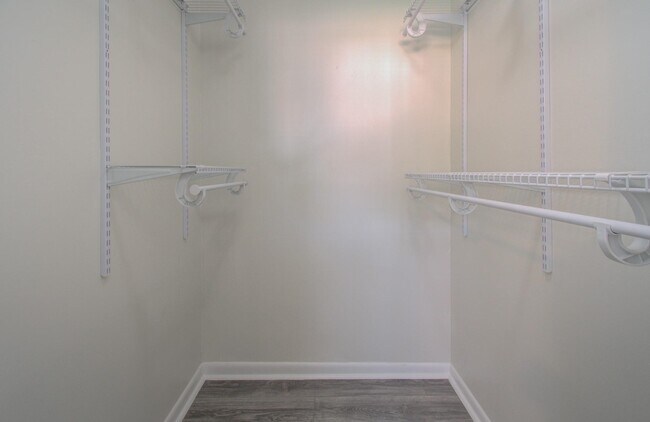 Building Photo - 15611 La Casa Ln