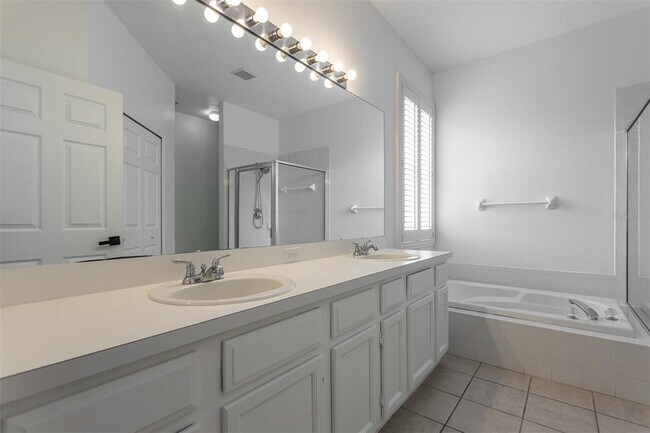 Building Photo - 18120 Palm Breeze Dr