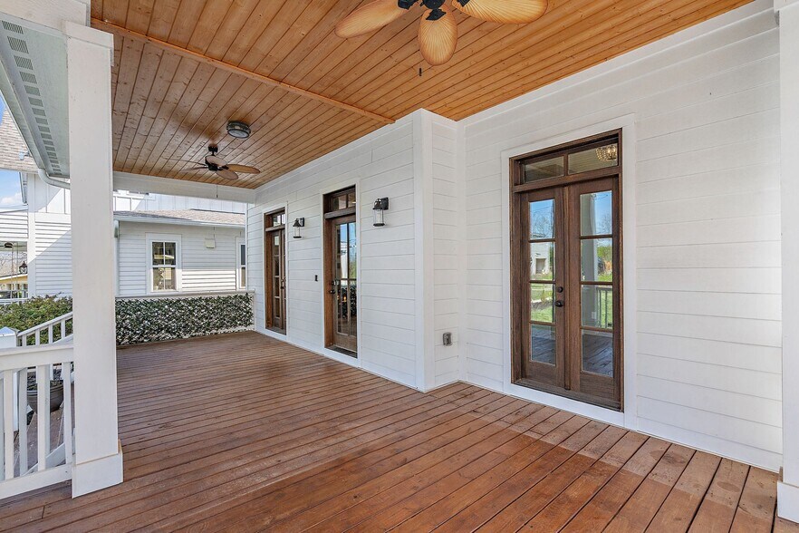 Building Photo - 1510 E Stewarts Ln