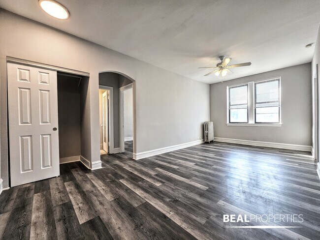 Building Photo - 4851 N Damen Ave