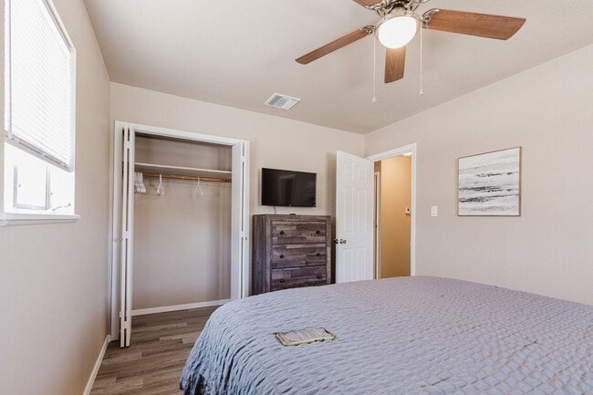 Building Photo - Cozy 2 Bed 2 Bath Home - Fully Furnished