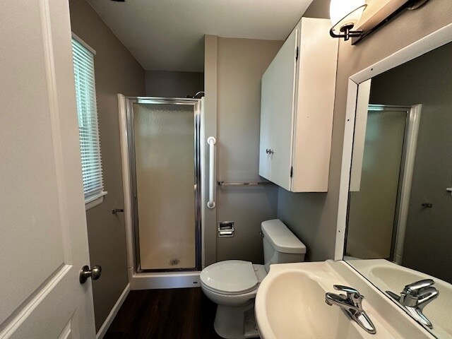 Building Photo - 610 Greenwood Dr