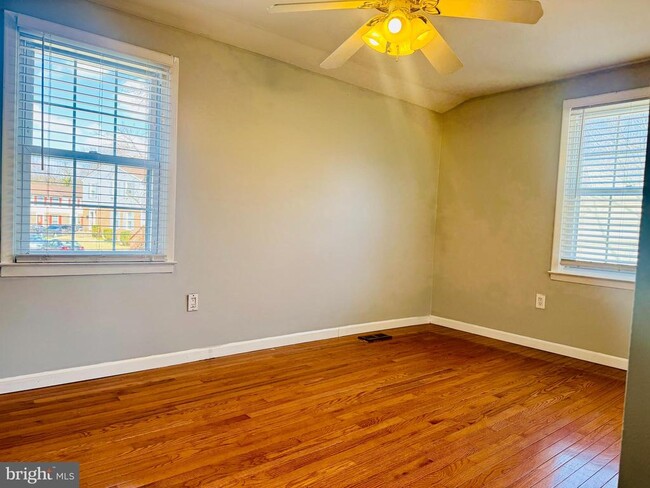 Building Photo - 2 Durness Ct