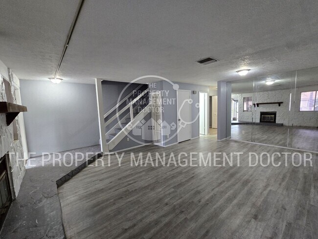 Building Photo - MOVE IN SPECIAL - 4BR/2.5BA Tampa Home | Dual Kitchen Areas, Private Bedroom & Fresh Updates