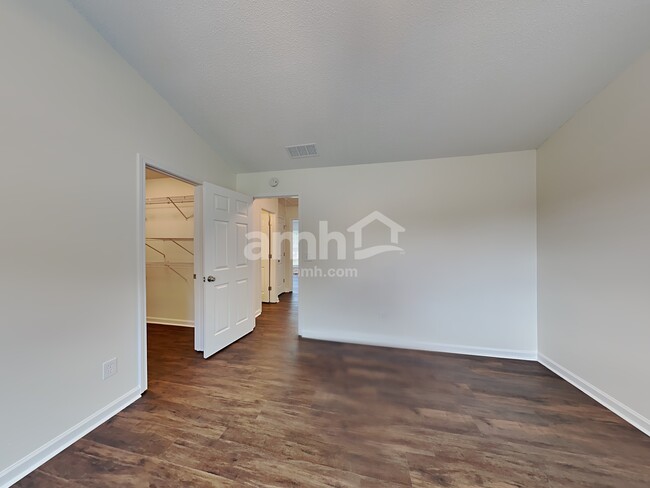 Building Photo - 860 Amelia Grove Ln SE