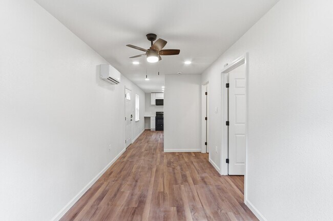 Building Photo - 69 N Tucker St