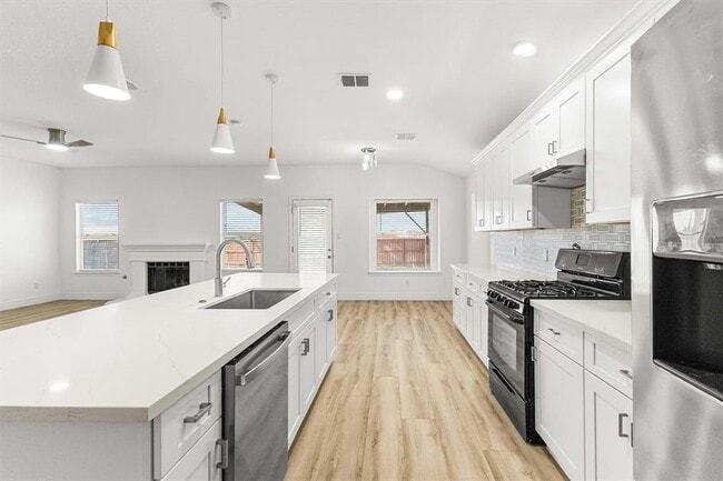 Building Photo - 1508 Lochaline Loop